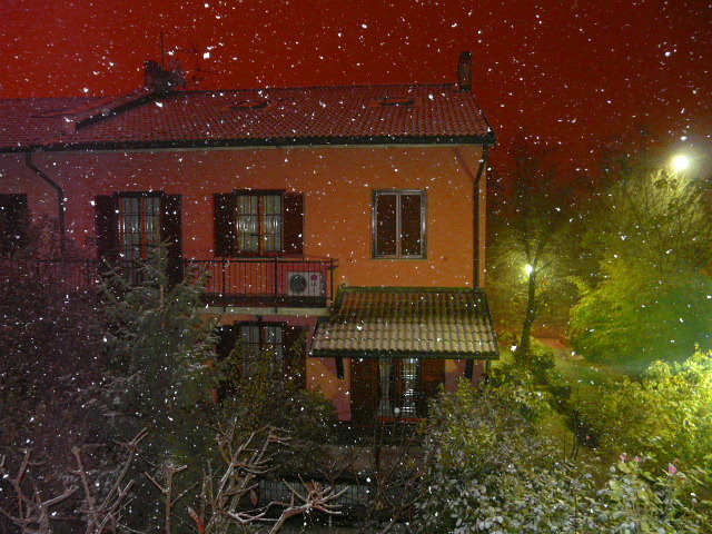 Gran neve questa notte su Pavia e provincia